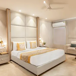 *** Hotel Aero Star By Star Group India